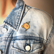 Danseuse avec un bouquet -  Broche