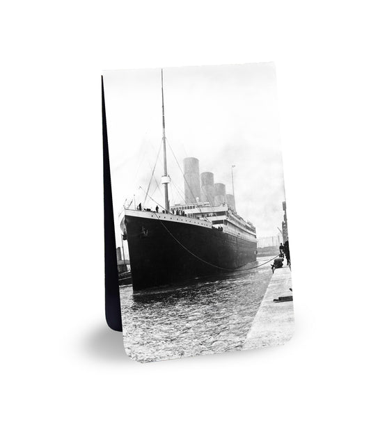 Titanic Leaving Southampton - Titanic collection - Magnetic Bookmark